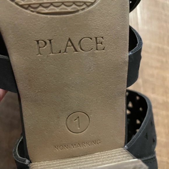 Children’s Place girls heeled sandals - Picture 4 of 4